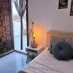 Modern Duplex Two Streets From بيت للعطل