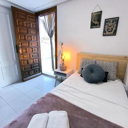 بيت للعطل Modern Duplex Two Streets From لا ماتا
